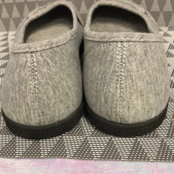 Ladies Dirty Laundry Grey Flats - Picture 7 of 11